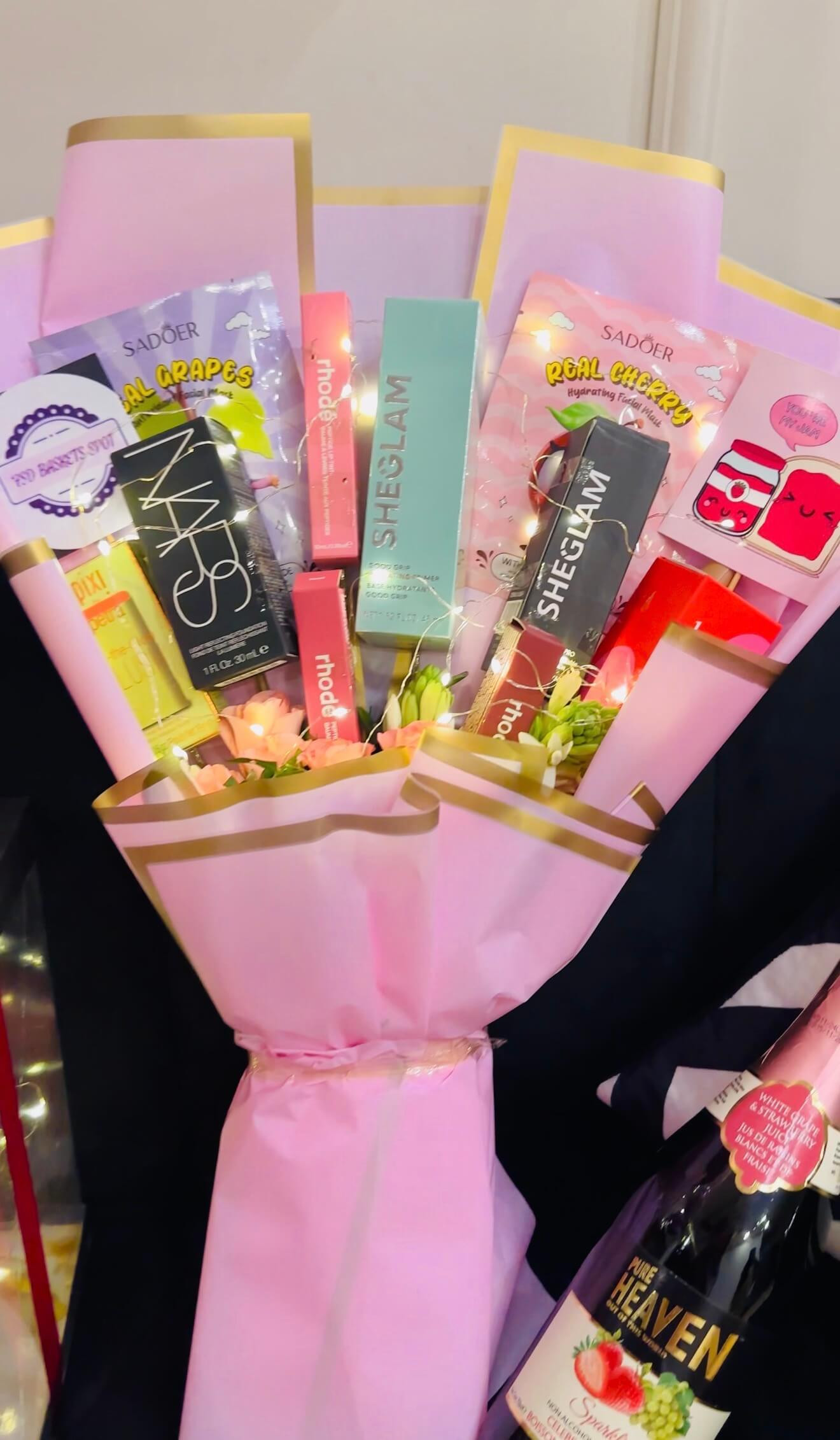 Makeup bouquet